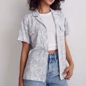 Madewell Linen-Blend Camp Shirt in Abstract Flora in Gray Cool Fog Button Down